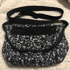 Lululemon festival bag crossbody